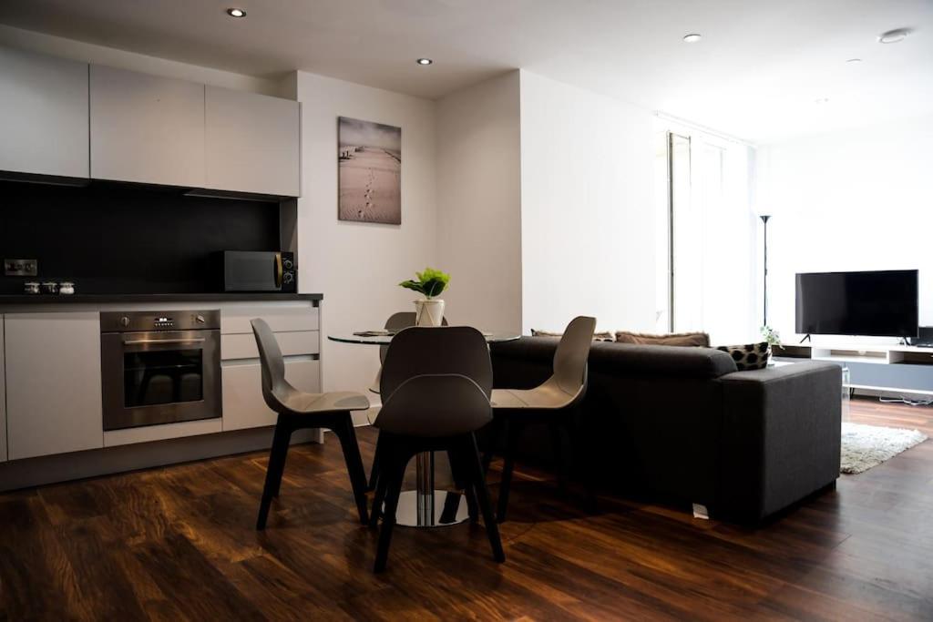 Modern 2 Bedroom Apartment - City Centre - Parking Manchester Exterior photo